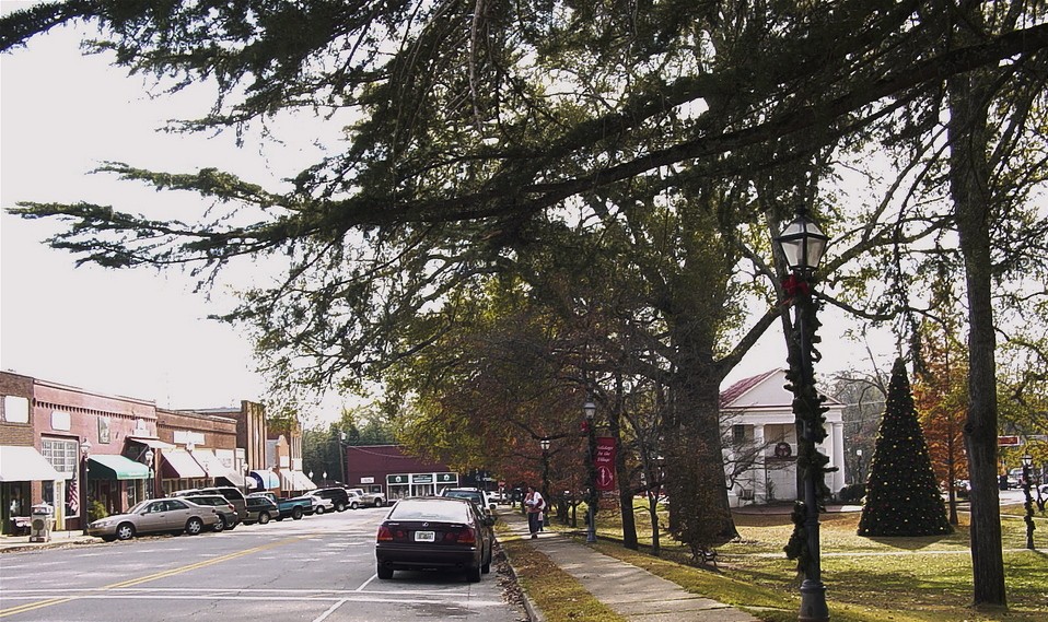 Pendleton's historic Farmers Hall in charming town square